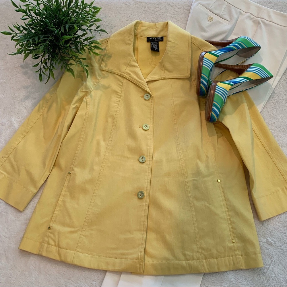 Attyre lightweight summer jacket.  3/4 sleeves.  Size S.